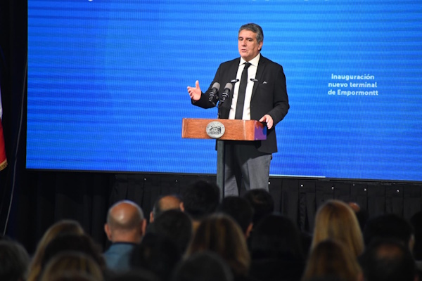 Gobernador Alejandro Santana tras visita presidencial a Los Lagos: “Descentralizar no es una opción, es una obligación”