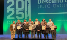 Gobernador Alejandro Santana tras Cumbre de las Regiones 2025: “La descentralización no puede seguir esperando”